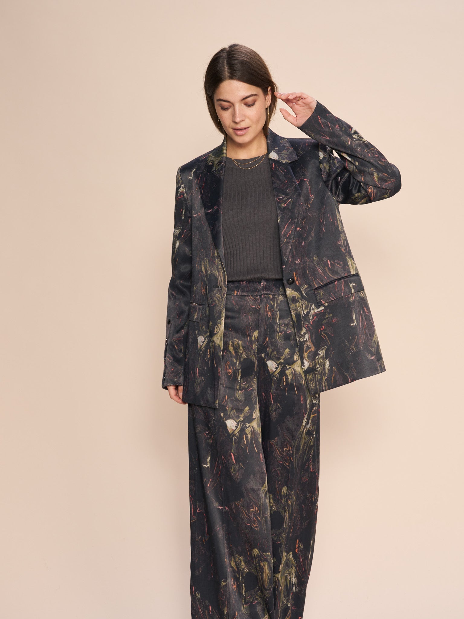 Modelshot / Black / Detail